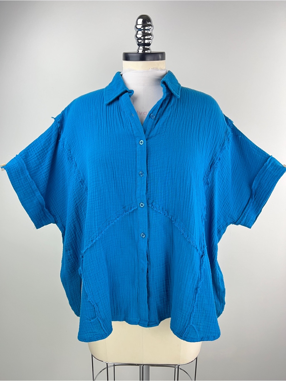 💚 3879. Relaxed Button-Front Women's Top in Bright Blue